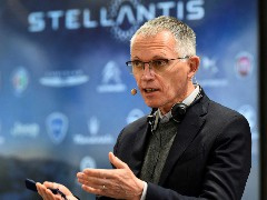 全球第四大车厂 Stellantis 警告：EV 再不降价，汽车市场将会崩溃