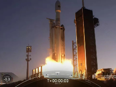 SpaceX 发射重型猎鹰火箭，执行 USSF-67 机密任务