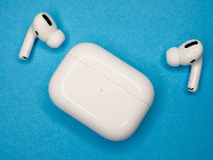 避免用户困惑，苹果通过 Siri 向用户解释 AirPods Pro 2 耳机的对话感知功能