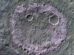 火星地表意外被发现“笑脸”：数十亿年前干涸的古老湖泊遗迹，帮天文学家探索生命迹象