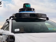 Waymo 召回 1200 辆自动驾驶出租车软件：与闸门、铁链发生低速碰撞