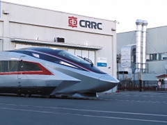 全球最快高铁 CR450 模型亮相：设计时速 450 公里，采用碳纤维设备舱、新型“悬吊地板”、“零重力”座椅