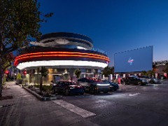 特斯拉超级充电餐厅员工小费由公司承担，顾客无需支付